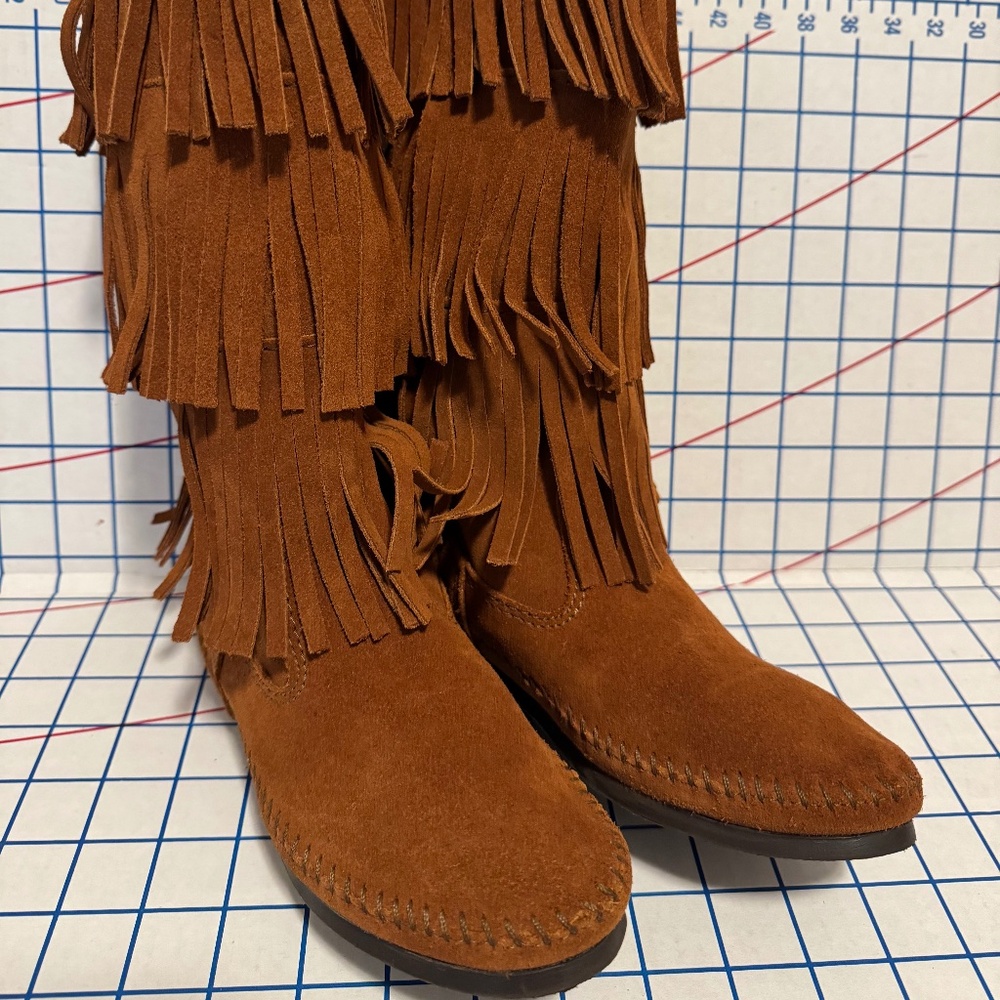 Minnetonka, Brown 3 layer Fringe boot, size 7